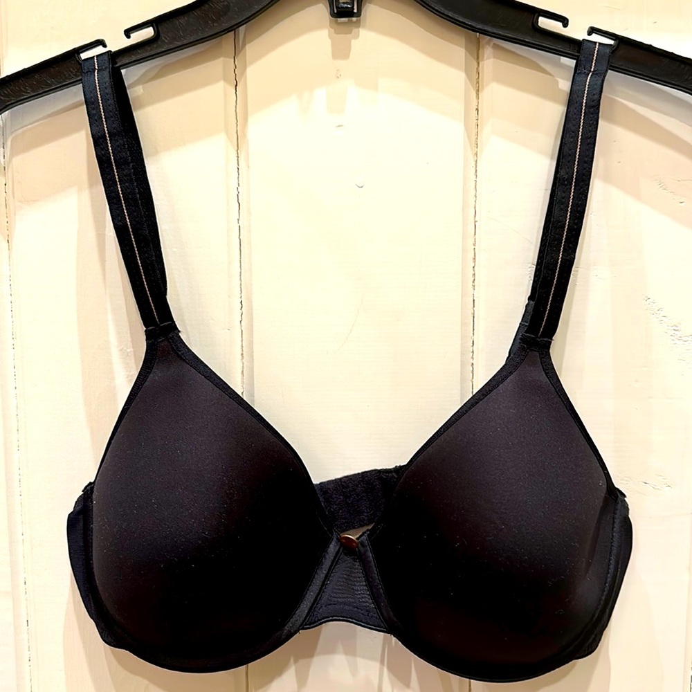 CHANTELLE BLACK UNDERWIRE BRA WITH FULL LIGHTLY PADDED CUPS-4 SETS OF HOOKS 32D